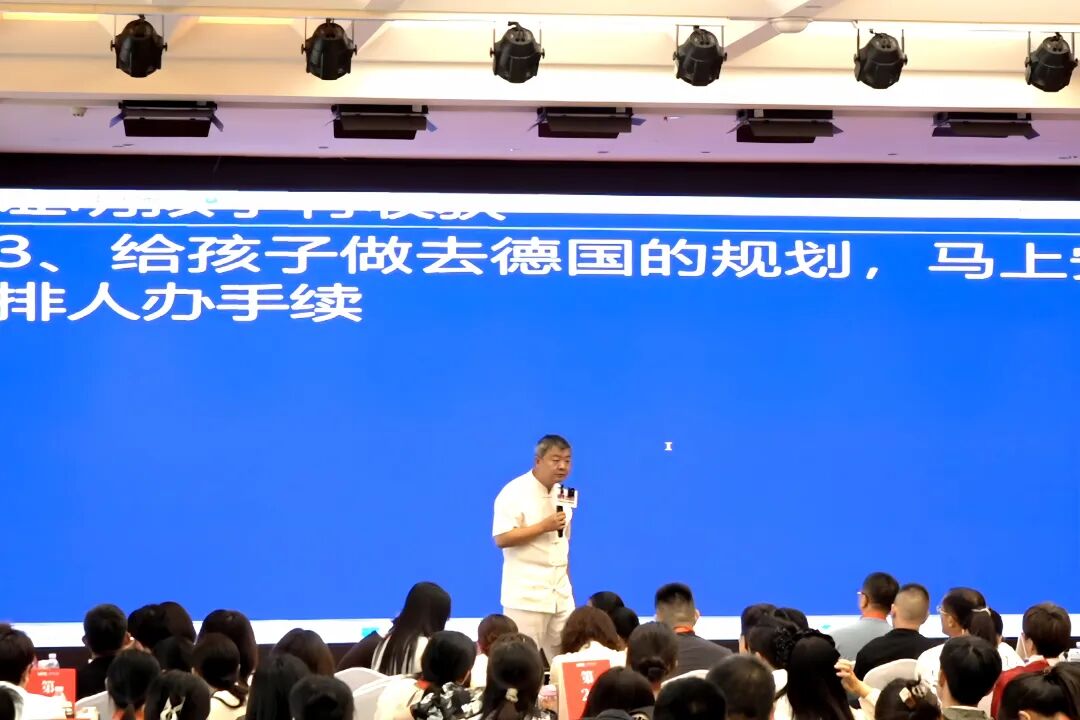 高一男生在校被老师批评、惩罚，家长如何正确处理？