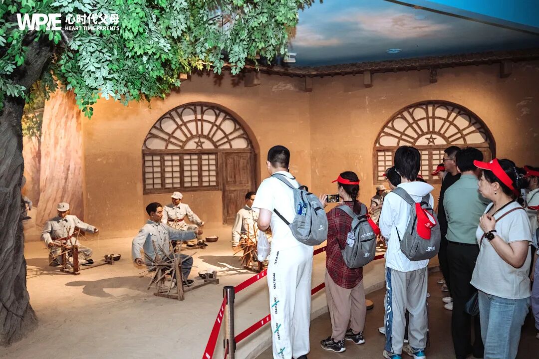 【纪琼院长家庭系统教育方案实操班】纪琼院长直播间黑屏反倒被夸？原来会说话的人，运气都藏在嘴里！