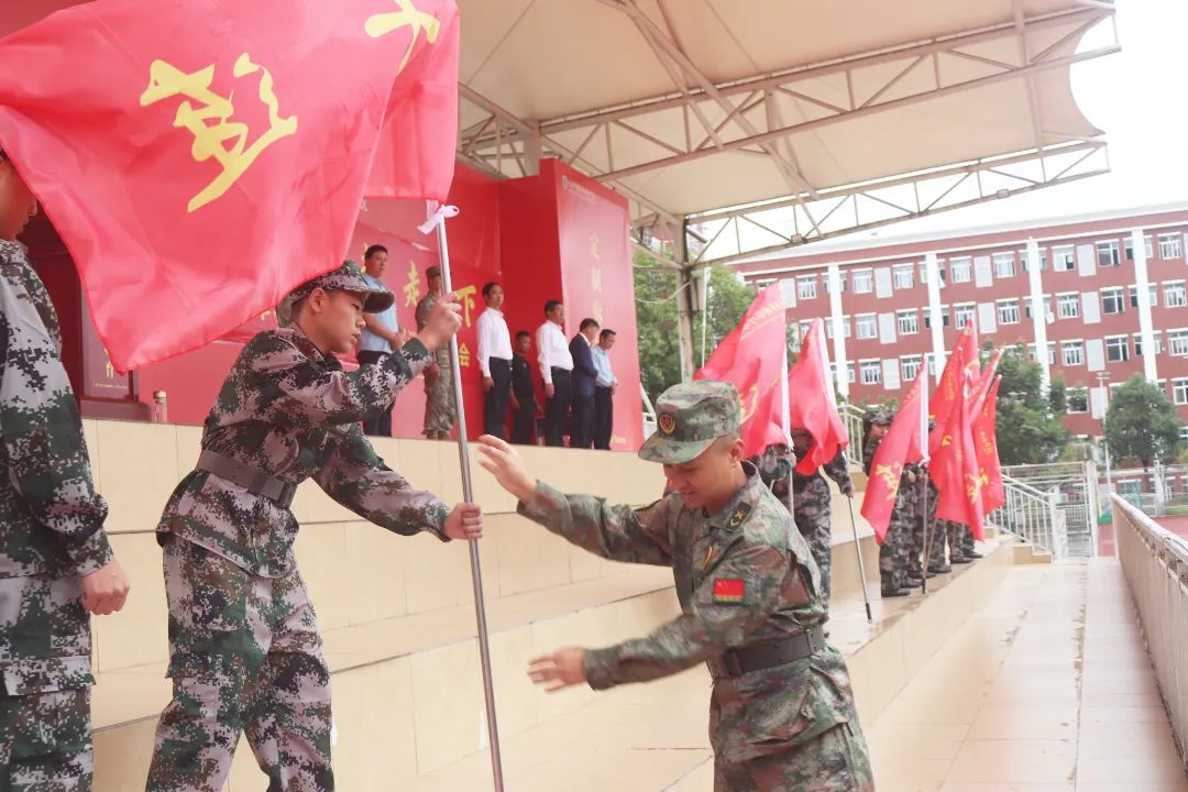 军训磨砺淬炼青春 强国有我正是当时 军训磨砺淬炼青春 强国有我正是当时
