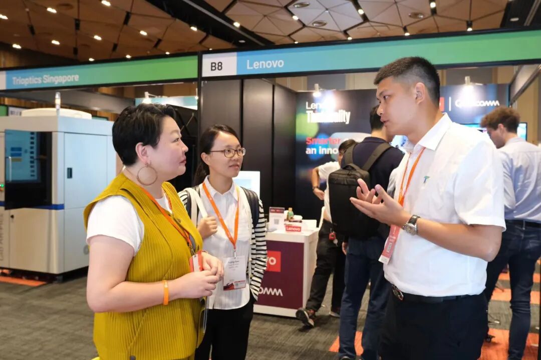 青洲全球首次亮相，平行世界高朋满座，AWE现场直击