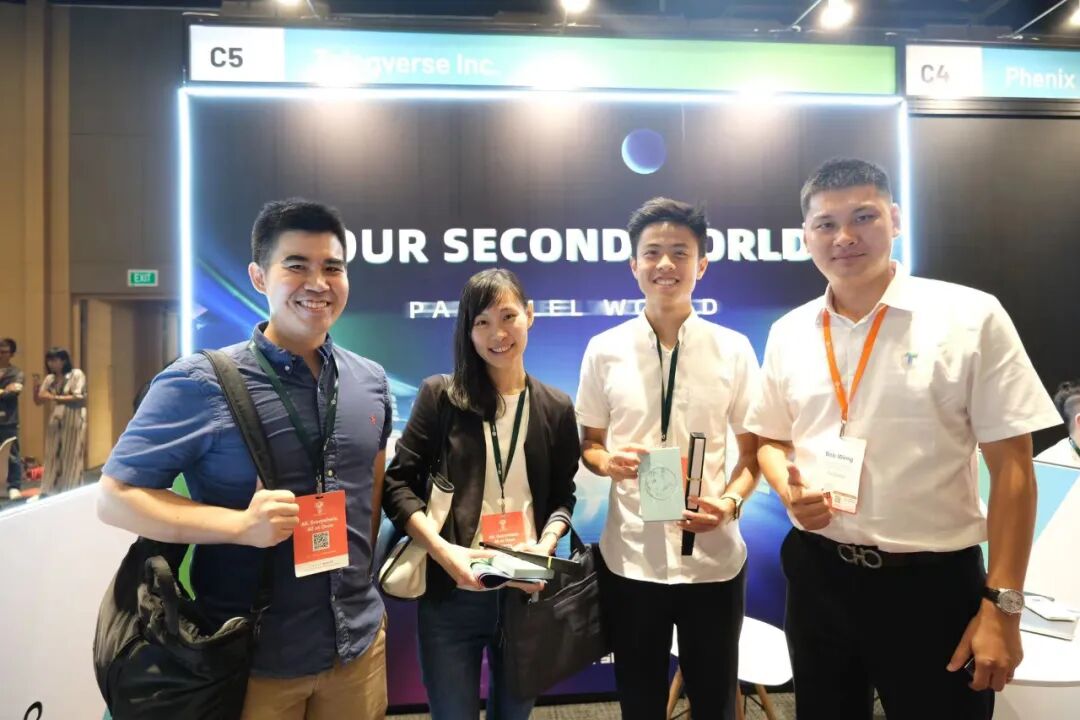 青洲全球首次亮相，平行世界高朋满座，AWE现场直击