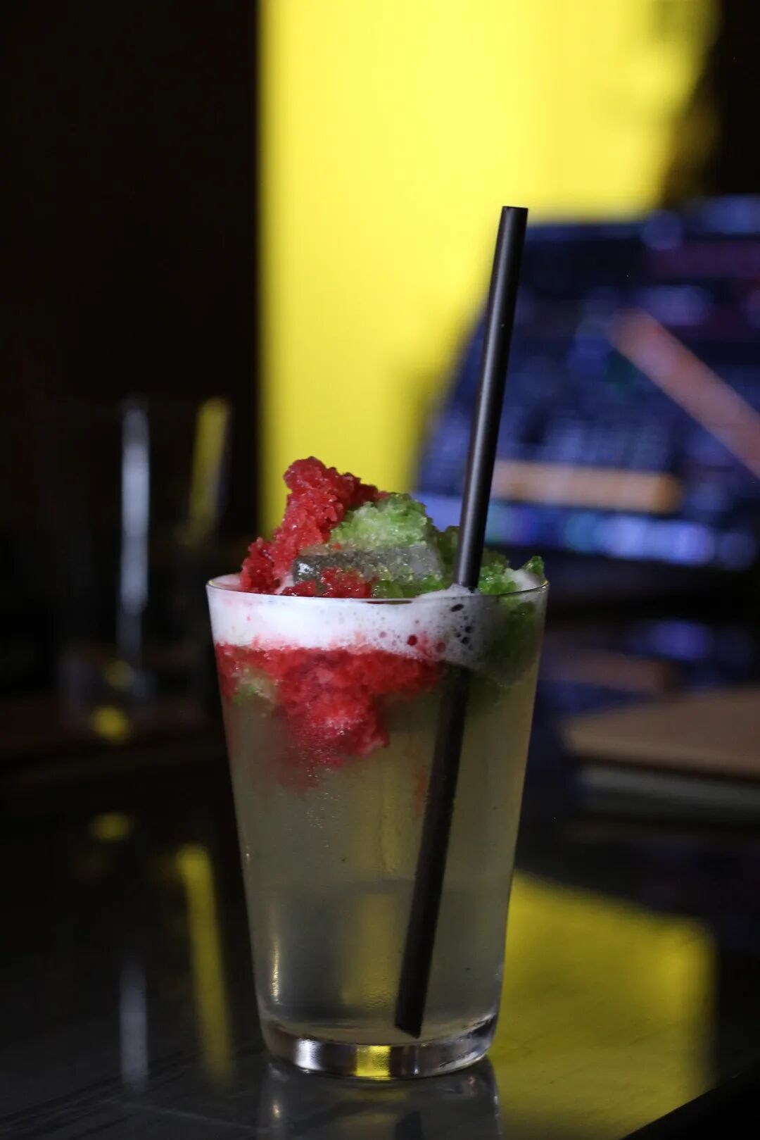 Bar P。J。 Shanghai ： Tropical Cocktails & No Surcharge at Shaanxi Nan Lu