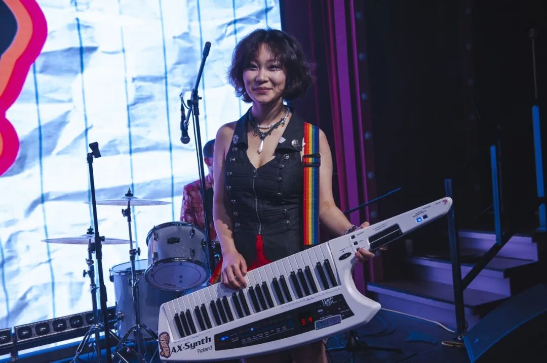 Jen's Curfew EP Release at The Pearl ： Neon Rain Music Video