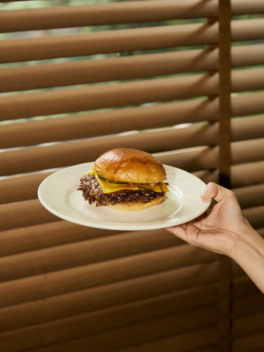 BAR GOODMAN Jing'an ： Laid-Back Bar with Classic Smash Burgers