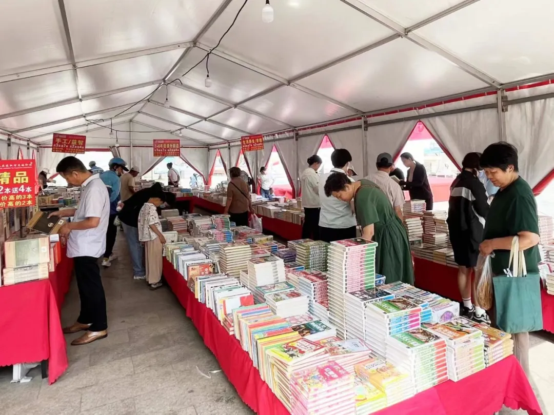 “倡导全民阅读,建设儒香凤台”精品图书巡展活动在凤开启(图4) 图片