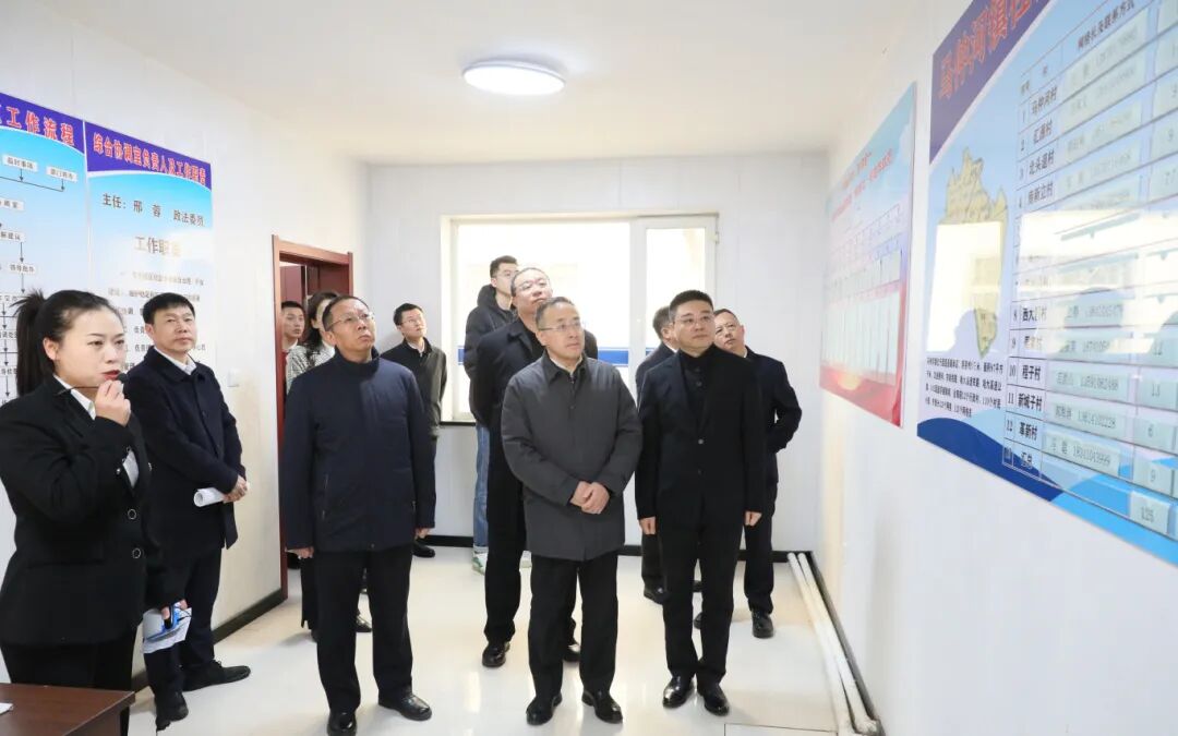 左右滑动查看更多会前,参会人员先后深入昌图县马仲河综治中心,金家
