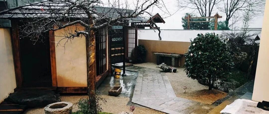 不买别墅，他回乡为父亲造80㎡小院，什么都用贵的