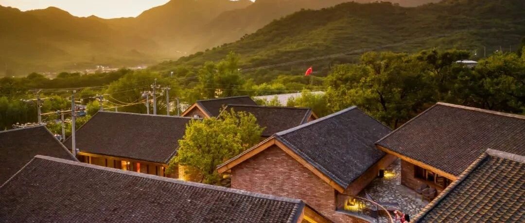 长城脚下的神秘村：邻居全部大有来头，有夫妻砸1个亿入住 ​