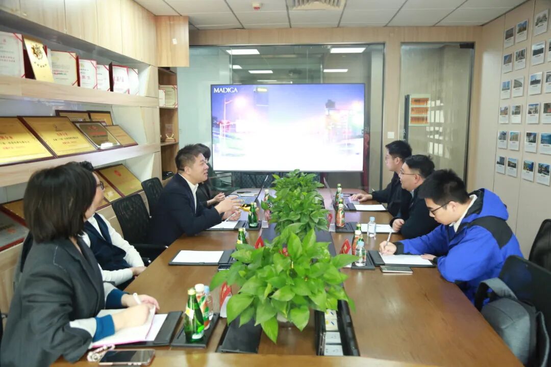 【美地港医疗资讯】热烈欢迎青城合作片区管委会、高都公司一行领导莅临美地港医疗集团