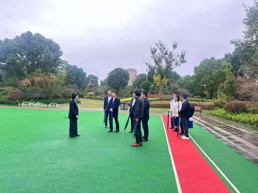 贵州省贵阳市南明区领导一行莅临偲人医生云栖兰亭康养社区参访交流