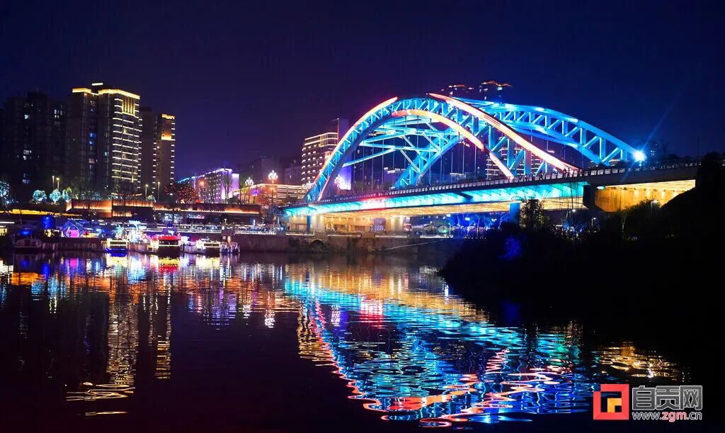 毛家坝大桥五光十色的夜景