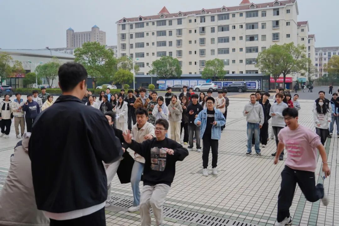 江西文理技师学院入团积极分子闯关营主题团日活动