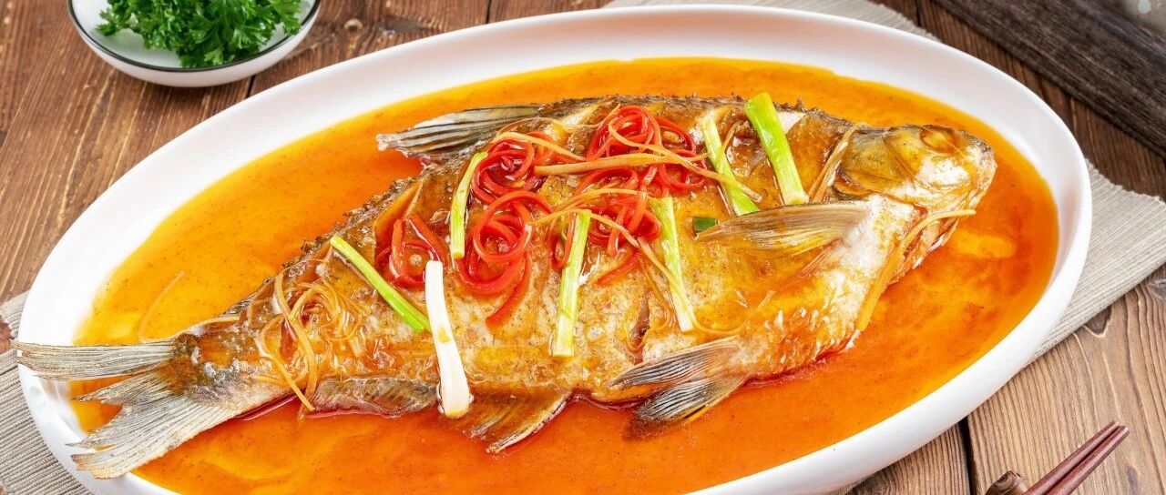 鱼刺卡喉咙还在喝醋？在背上这个位置一按，一气呵出