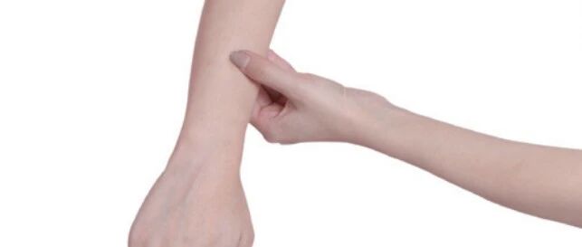 高热、偏头痛？按按外关穴