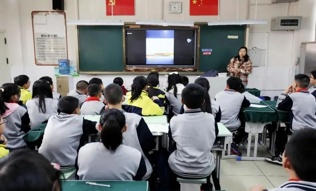 昭通市教育科学研究所道法教研员朱文芳老师,实验小学德育,科学研学