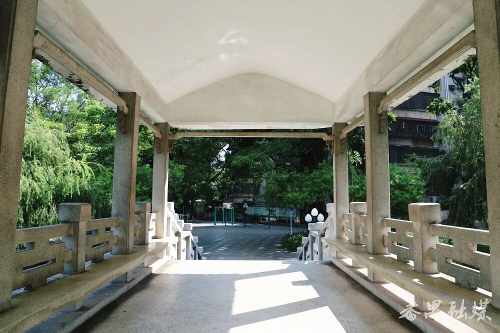 电影“同款”凉亭位于星海公园深处