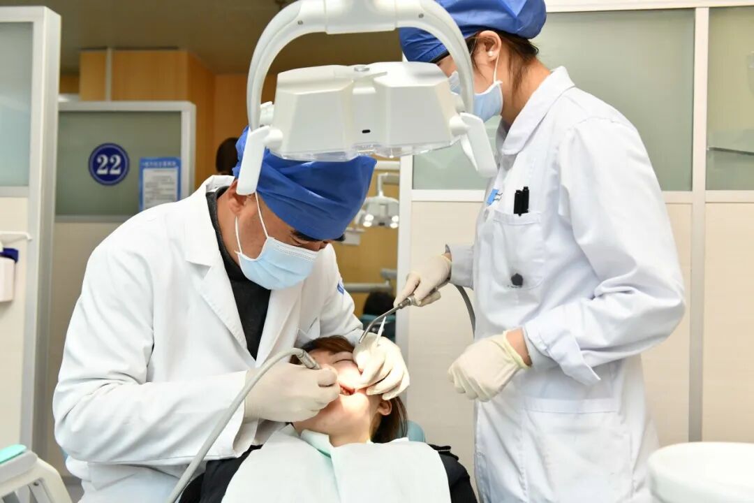 牙科骨凿怎么用嘴里那颗“智齿”到底要不要拔？纠结100次不如听牙科医生说一回_https://www.jmylbn.com_新闻资讯_第12张