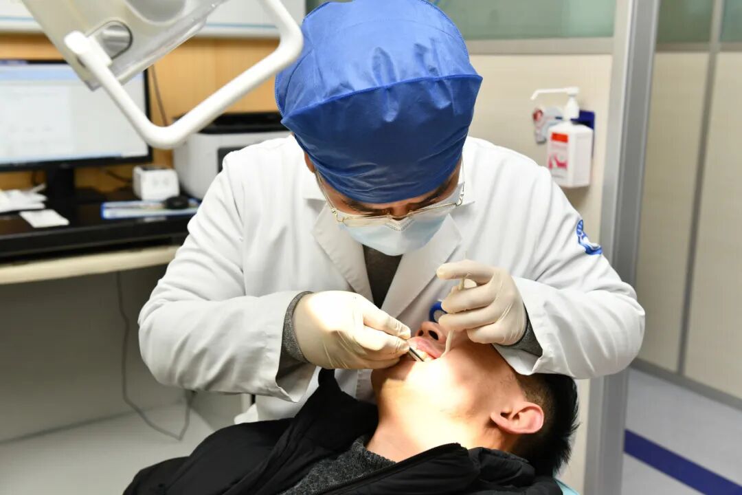 牙科骨凿怎么用嘴里那颗“智齿”到底要不要拔？纠结100次不如听牙科医生说一回_https://www.jmylbn.com_新闻资讯_第7张