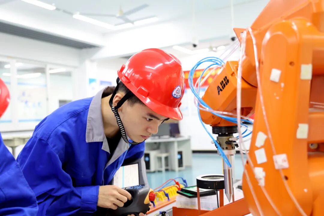 具身智能機器人專業(yè)群 (3).jpg