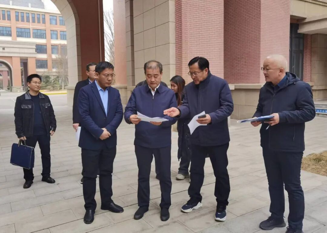 首页>山亭新闻>今日山亭>马登峰一行先后到山亭区翼云中学,城头镇中心