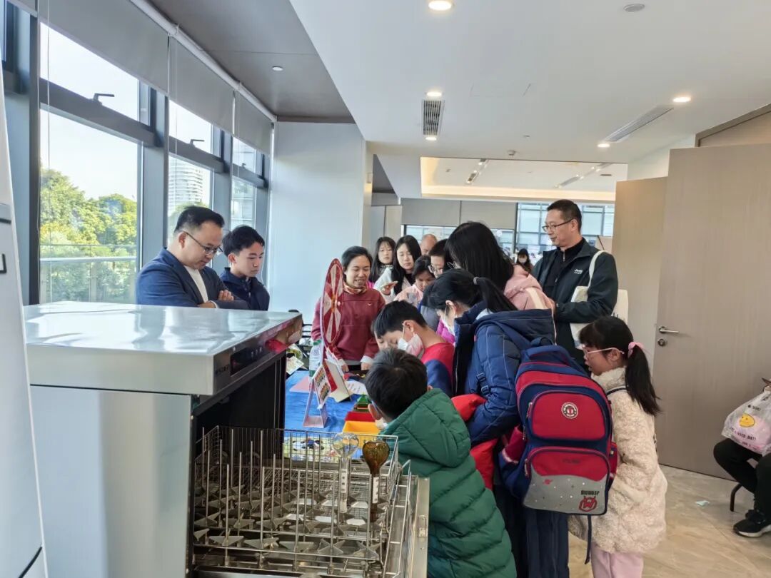 科技创新改变世界未来   智能清洗守护人类健康