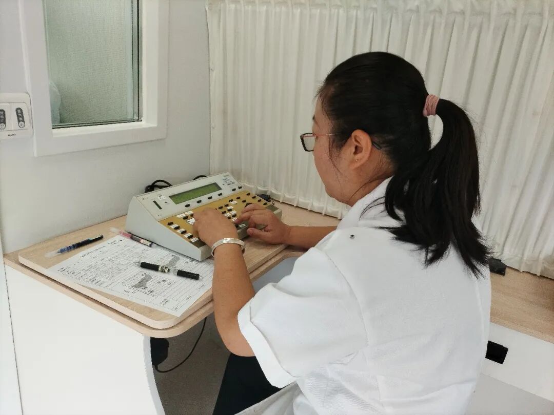 声蓝医疗 业内首款专业配置的「助听器移动验配测听车」来啦！-图片3