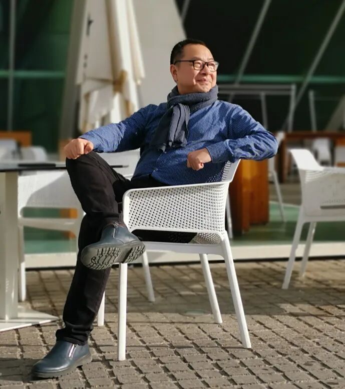 廣東省美協(xié)漆畫藝委會主任、粵港澳大灣區(qū)美術(shù)家聯(lián)盟漆畫藝術(shù)委員會主任 蘇星.jpg