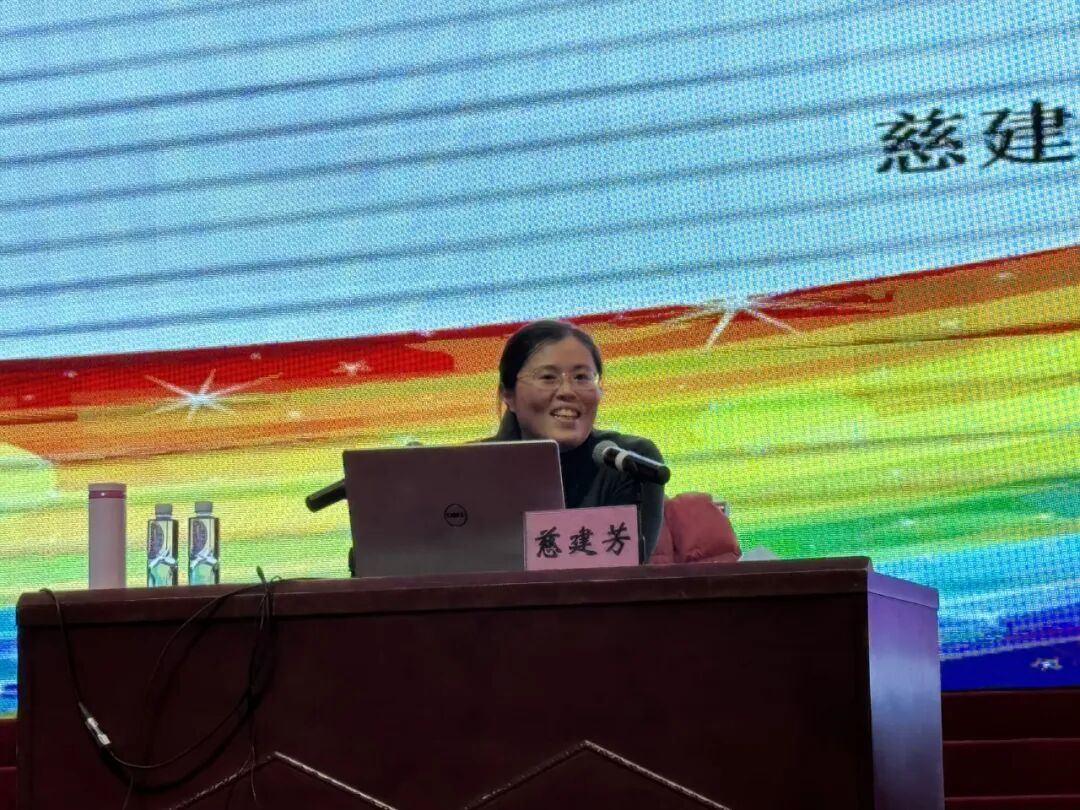 筑牢心防线轻松赢高考集宁一中两校区举行考前心理辅导讲座