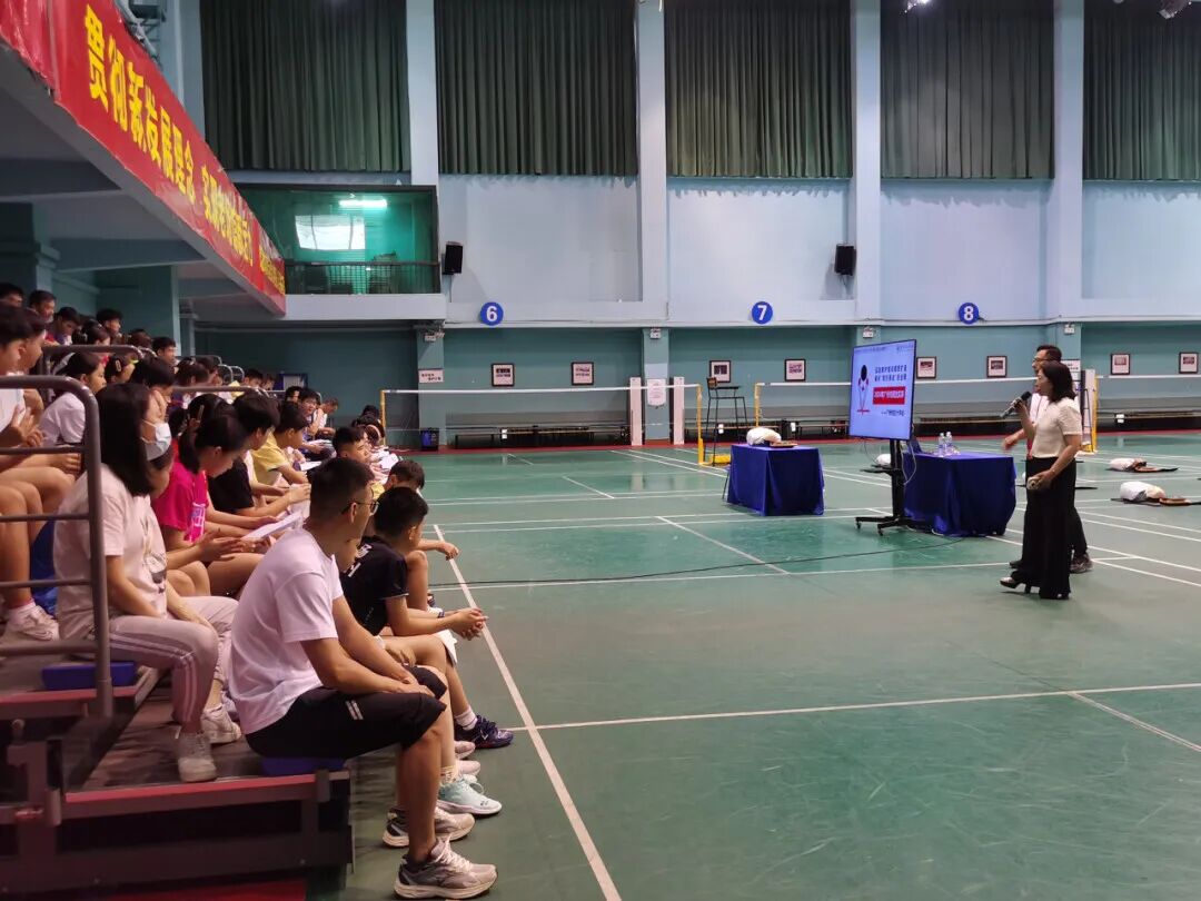 aed电极贴怎么贴使用AED时，电极片贴哪里才对？这堂“暑假安全课”细节满满！_https://www.jmylbn.com_新闻资讯_第7张