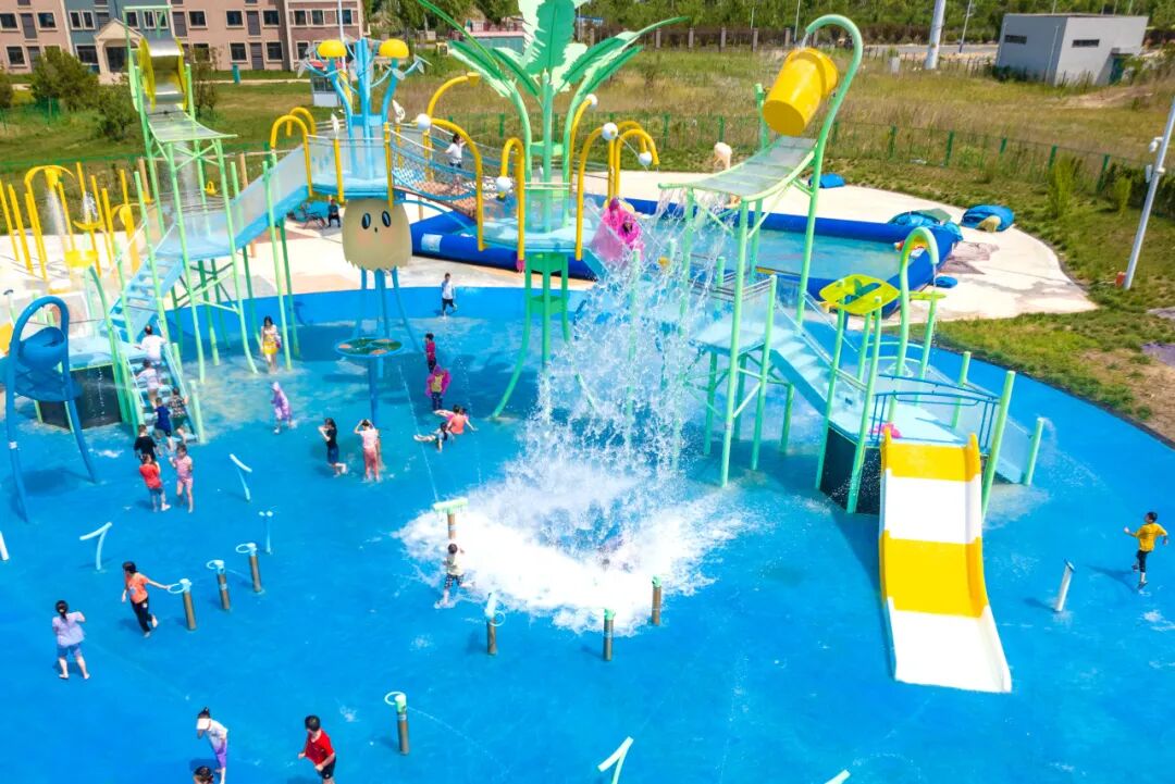 在青岛水上乐园,清凉一夏