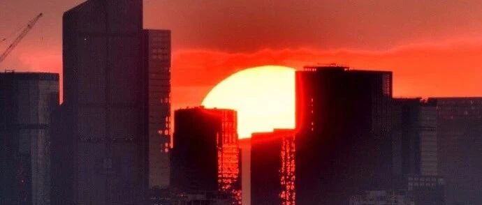 66岁的成龙近况让人意外：自爆出轨，家暴！差点死掉！豪宅被封！