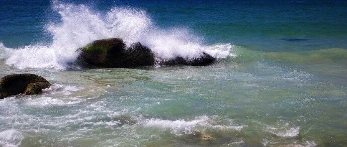 取消寒暑假？！让老师给家长带娃……全国教师群体都炸锅了….…