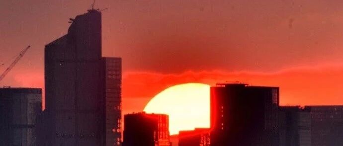 675分"工地少年"考上清华获奖5万！学习用书堆满房间！妈妈一句话让无数家长羡慕…