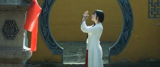 丈夫在我孕期出轨，读完《易经》，我却活成了他高攀不起的女人