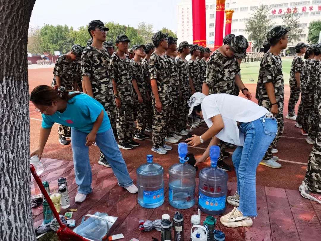 是谁，默默为大家接好了水‘泛亚电竞’(图22)