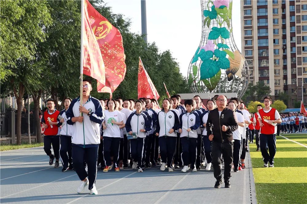 衡水中学｜不凡的坚守，独特的光芒-半岛官网App下载(图3)