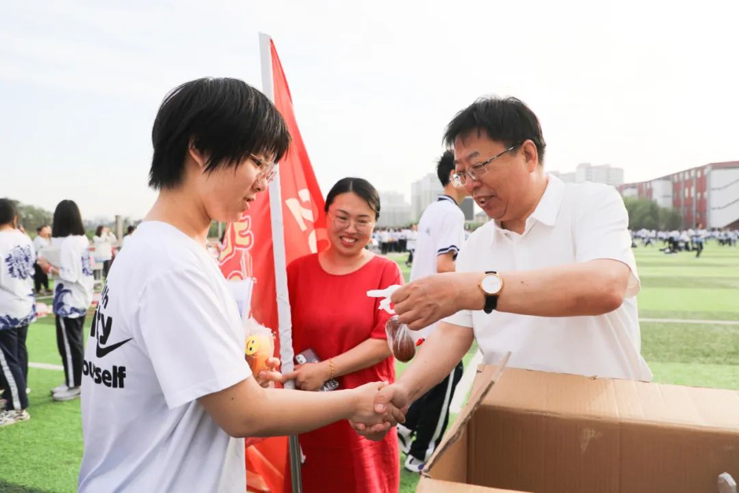 半岛官方下载入口_衡水中学 |每一个追梦的你，都闪闪发光(图26)