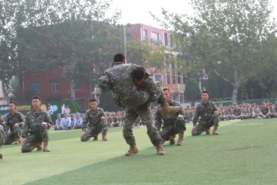 让青春与迷彩来一场同频共振_泛亚电竞(图8)