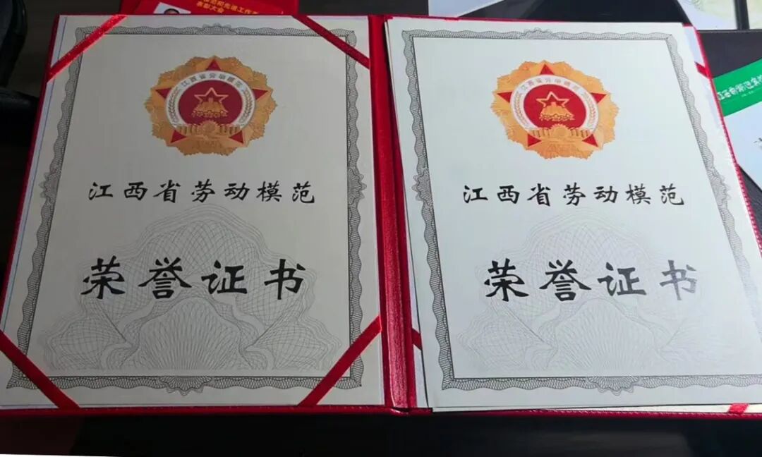 致敬实干者 | 佰盈体育曾德强的劳模之路：造好鞋、带好队、尽好责