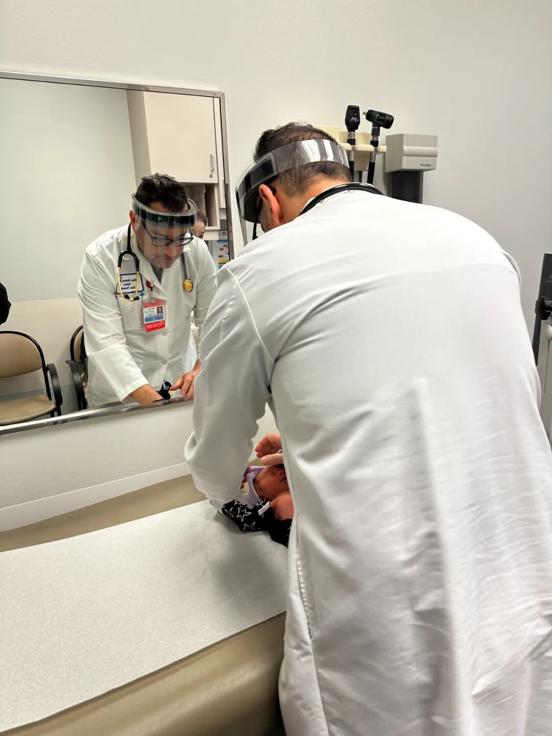 國外生小孩的好處_到國外生孩子有什么好處_國外生孩子有什么**