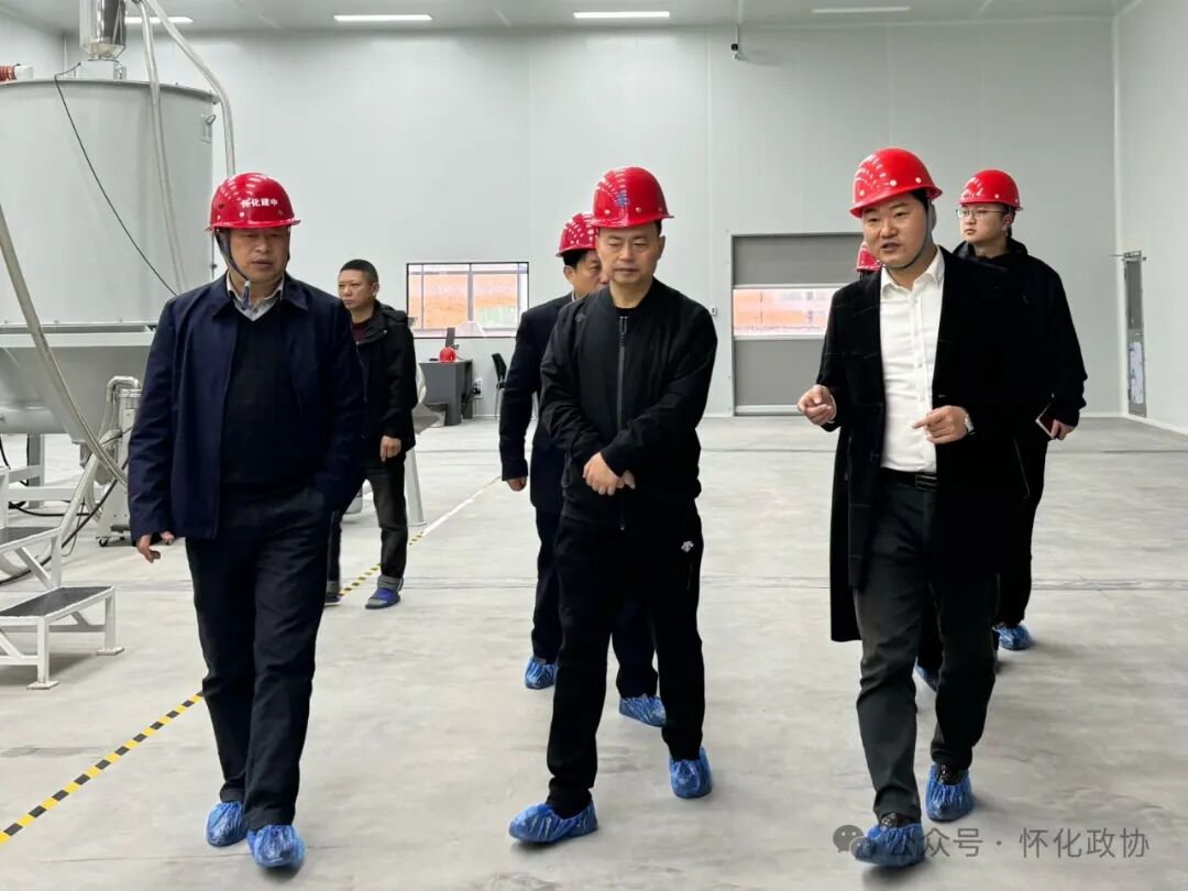 印宇鹰在中方县调研新能源及其装备产业链建设工作时要求加快建设步伐