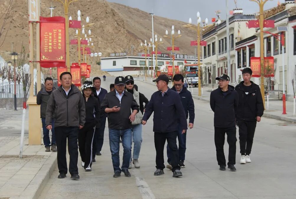 首页>要闻>旅发局要闻>正文>调研过程中,汪晓冬厅长向各景区管理人员