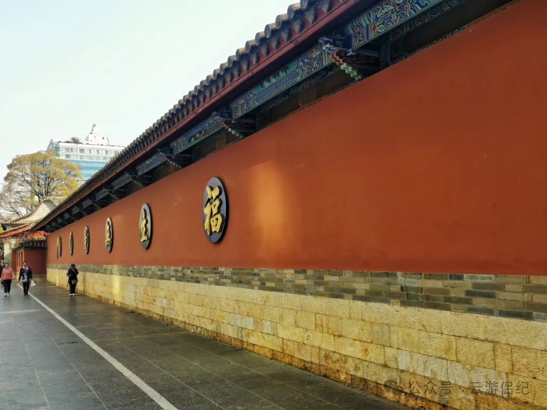 "福生无量天尊"盐隆祠飞檐冲天,古朴典雅钢结构和琉璃瓦跨越百年的