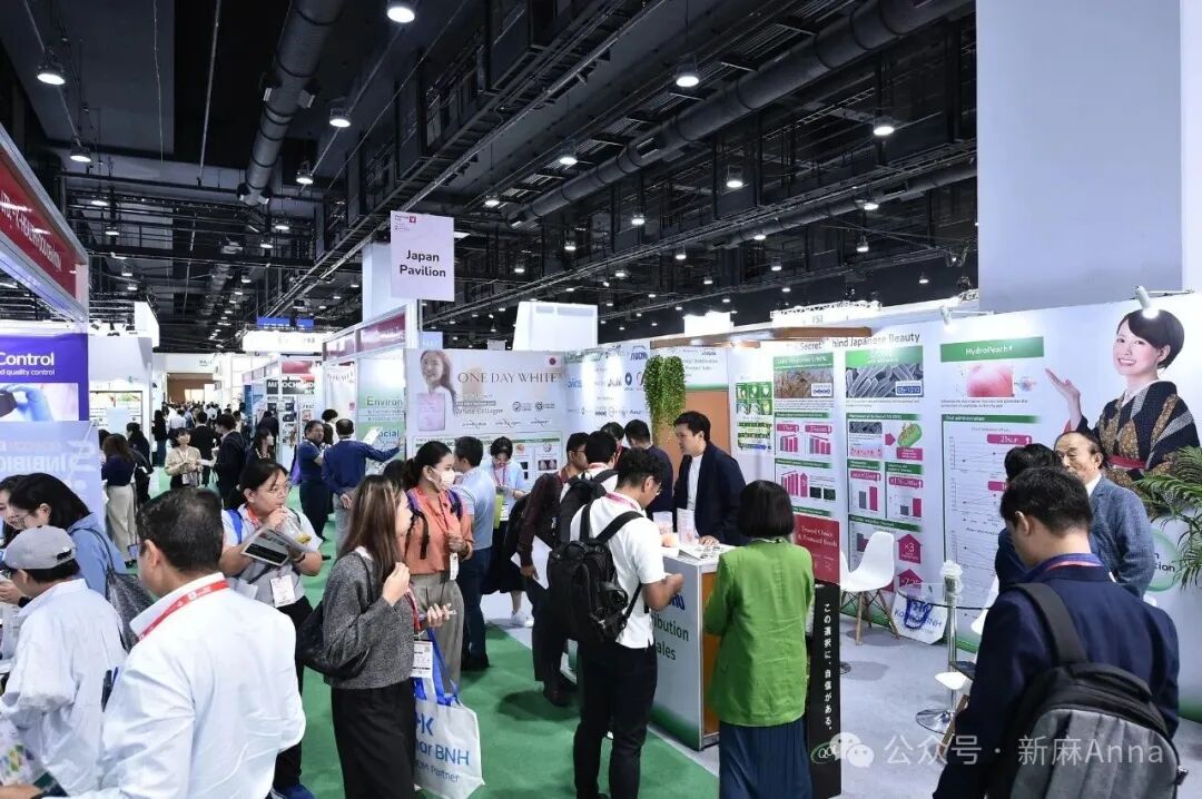 没有照片描述。