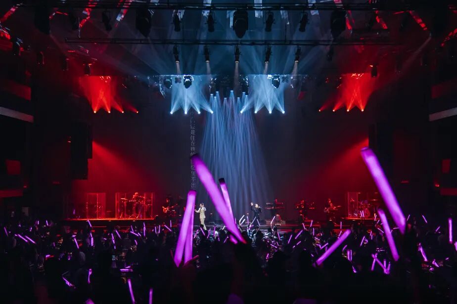 ins公园里的夜店综合体