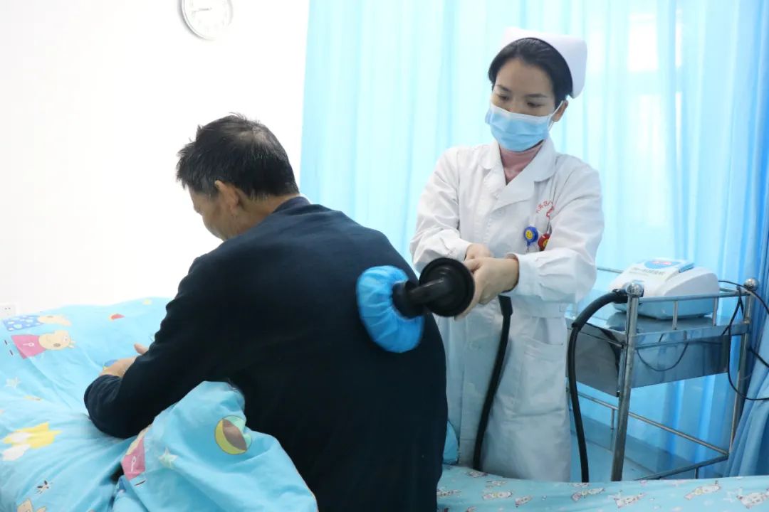 【八一医院】咳嗽排痰不顺畅 “排痰达人”帮你忙！