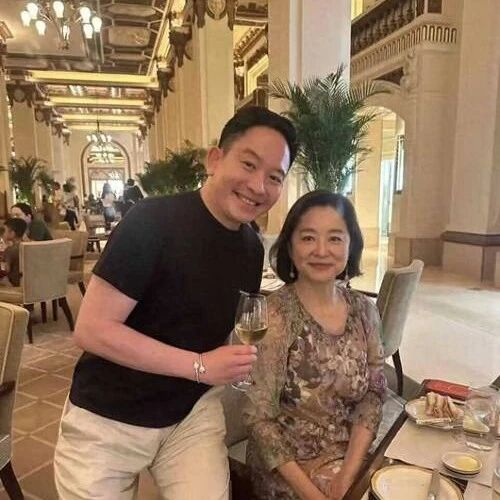 34年前,林青霞与亲姐河南相认,对方一贫如洗,她有没有帮姐姐?