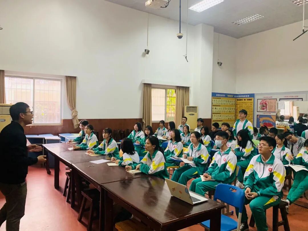 初心照思源   永远跟党走——广州思源学校高中部组织全校团员积极