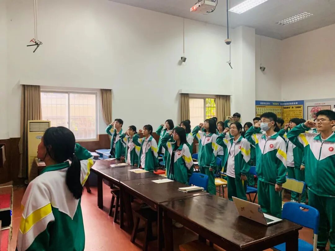 初心照思源   永远跟党走——广州思源学校高中部组织全校团员积极