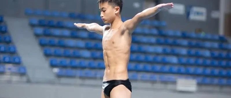 2022广西跳水比赛上的少年，发育太好了